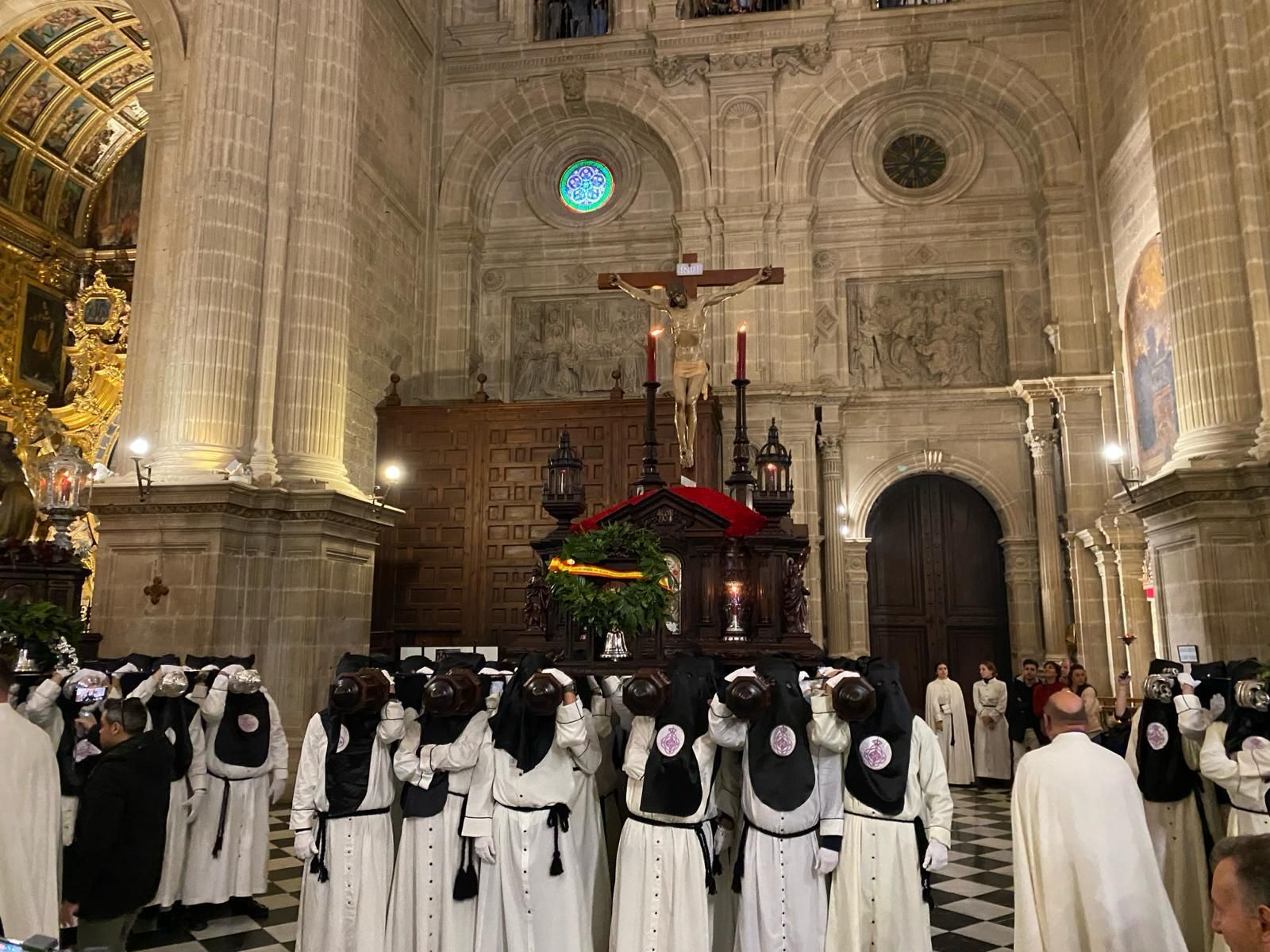 En imágenes: La Legión en las calles y la Buena Muerte en la Catedral