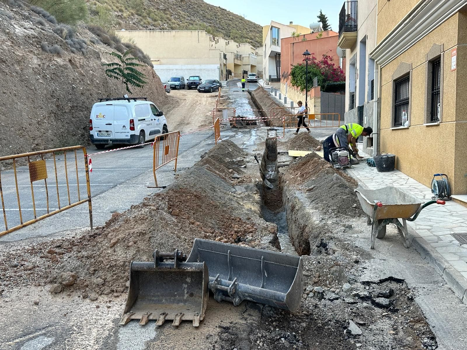 Sustitución de red de agua en Macael