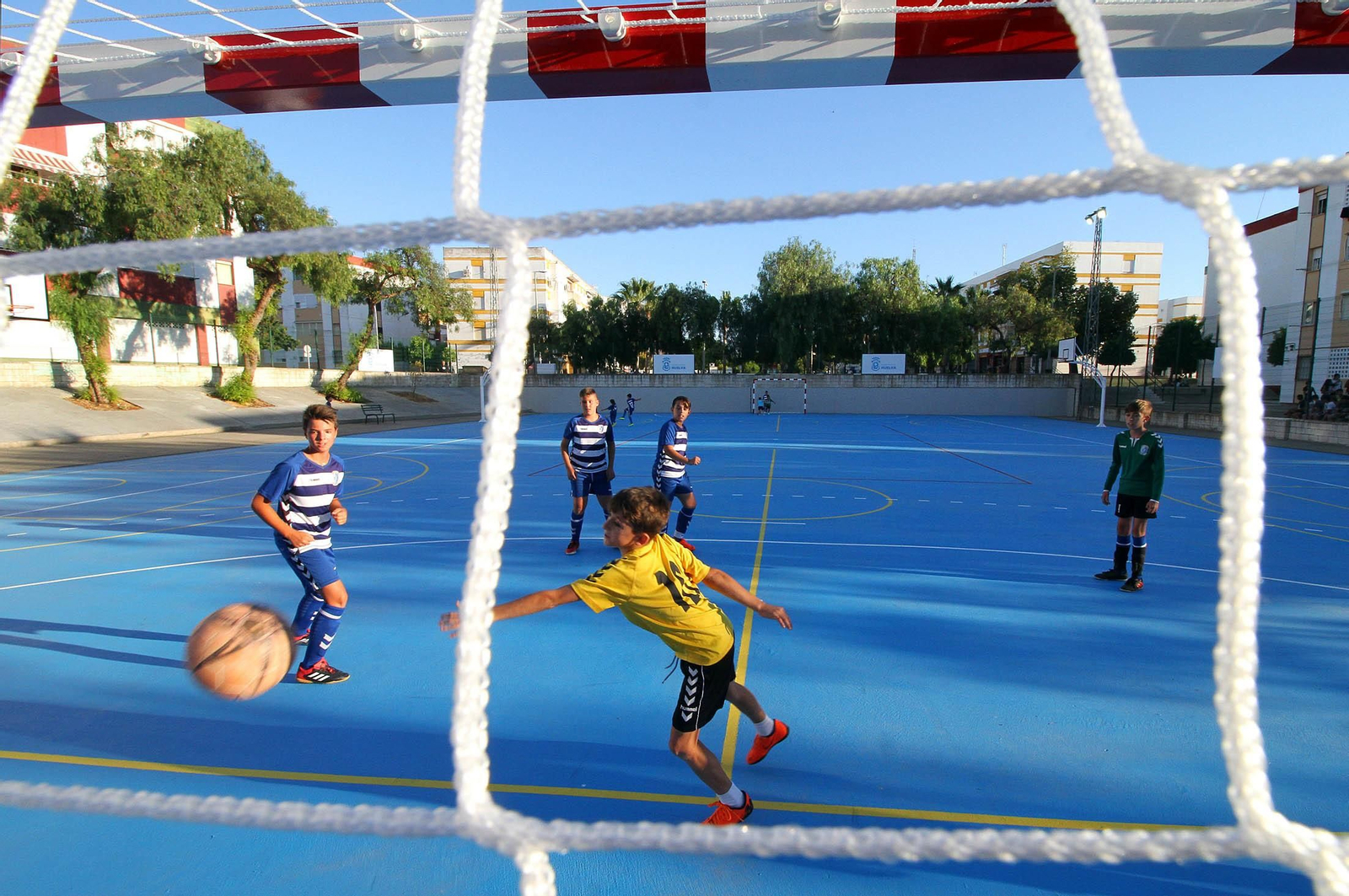 Imágenes de la inauguración de las pistas deportivas de la Paza Andévalo