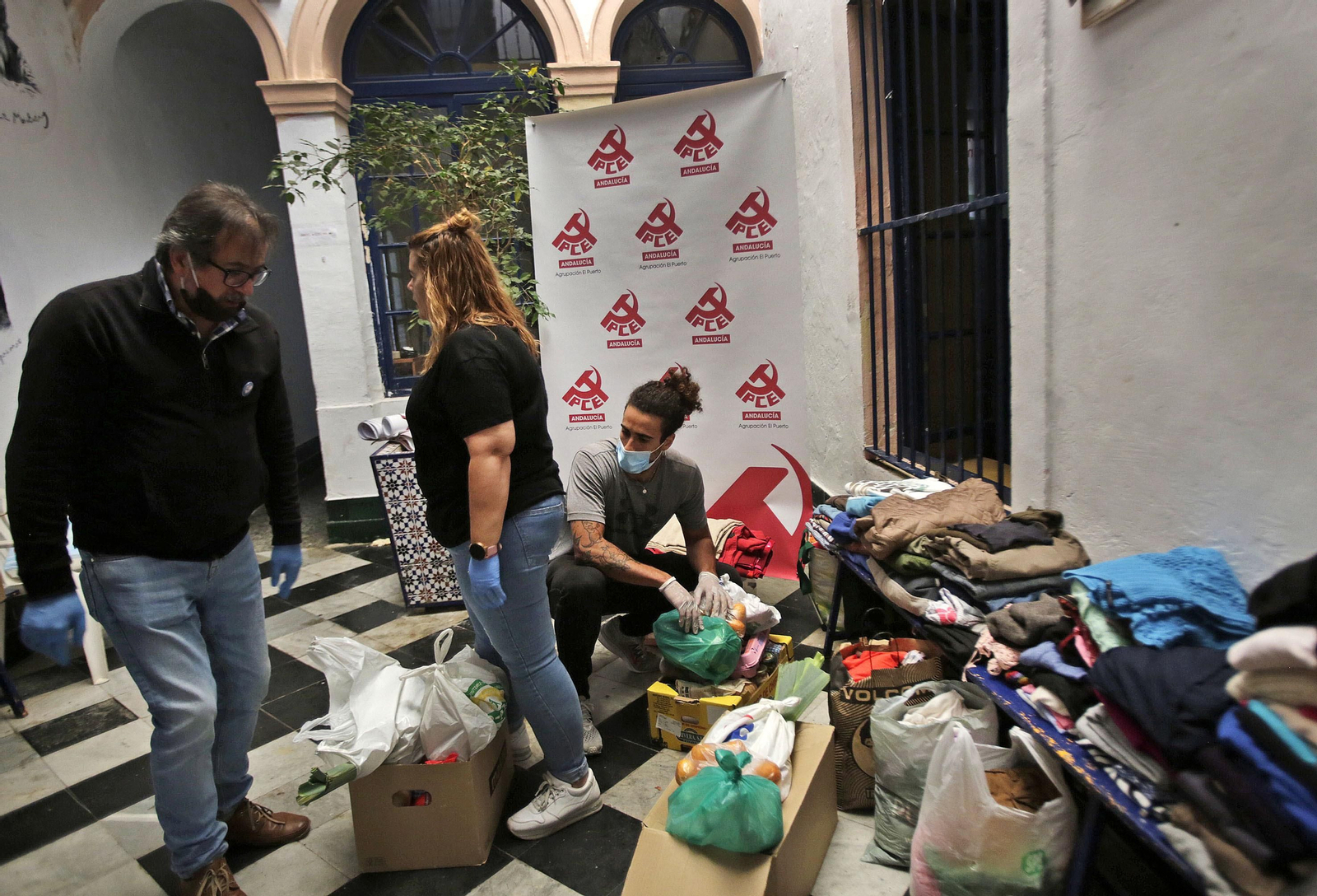 INVISIBLES, un puñado de voluntarios que solo se dejan ver por los mas necesitados.