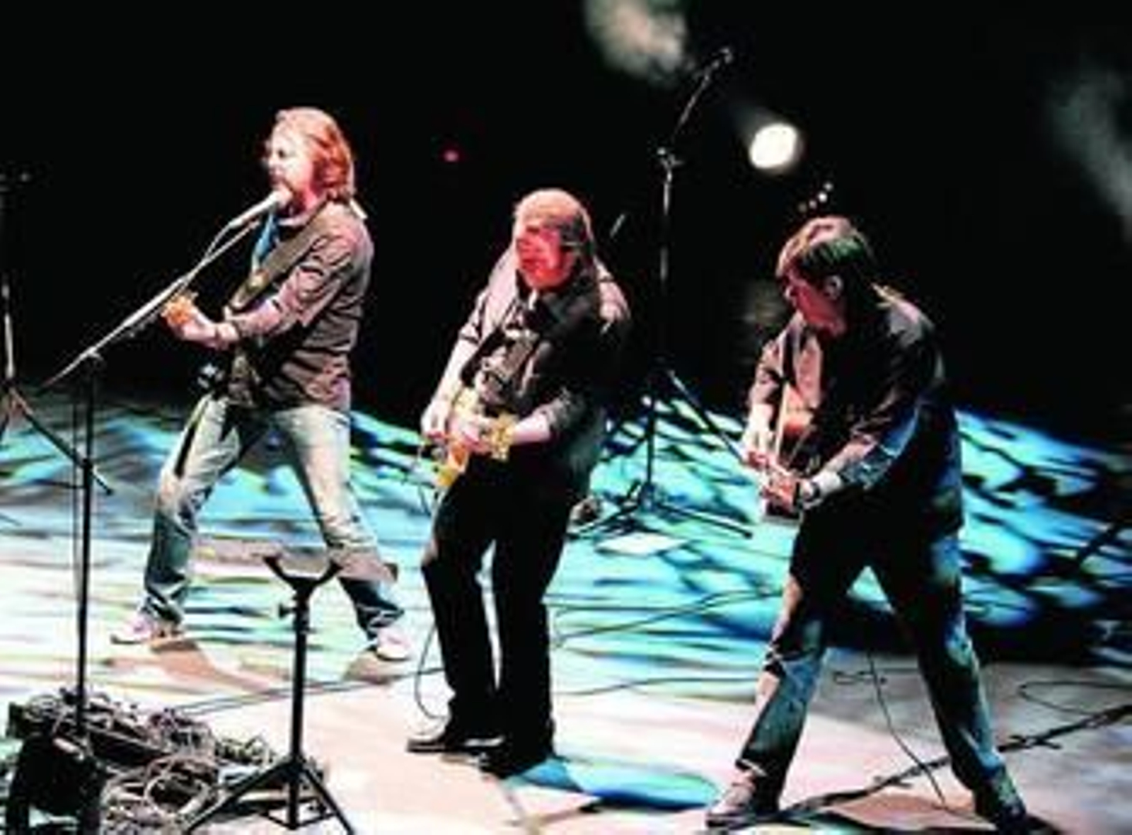 Una actuación del grupo musical español Los Secretos.