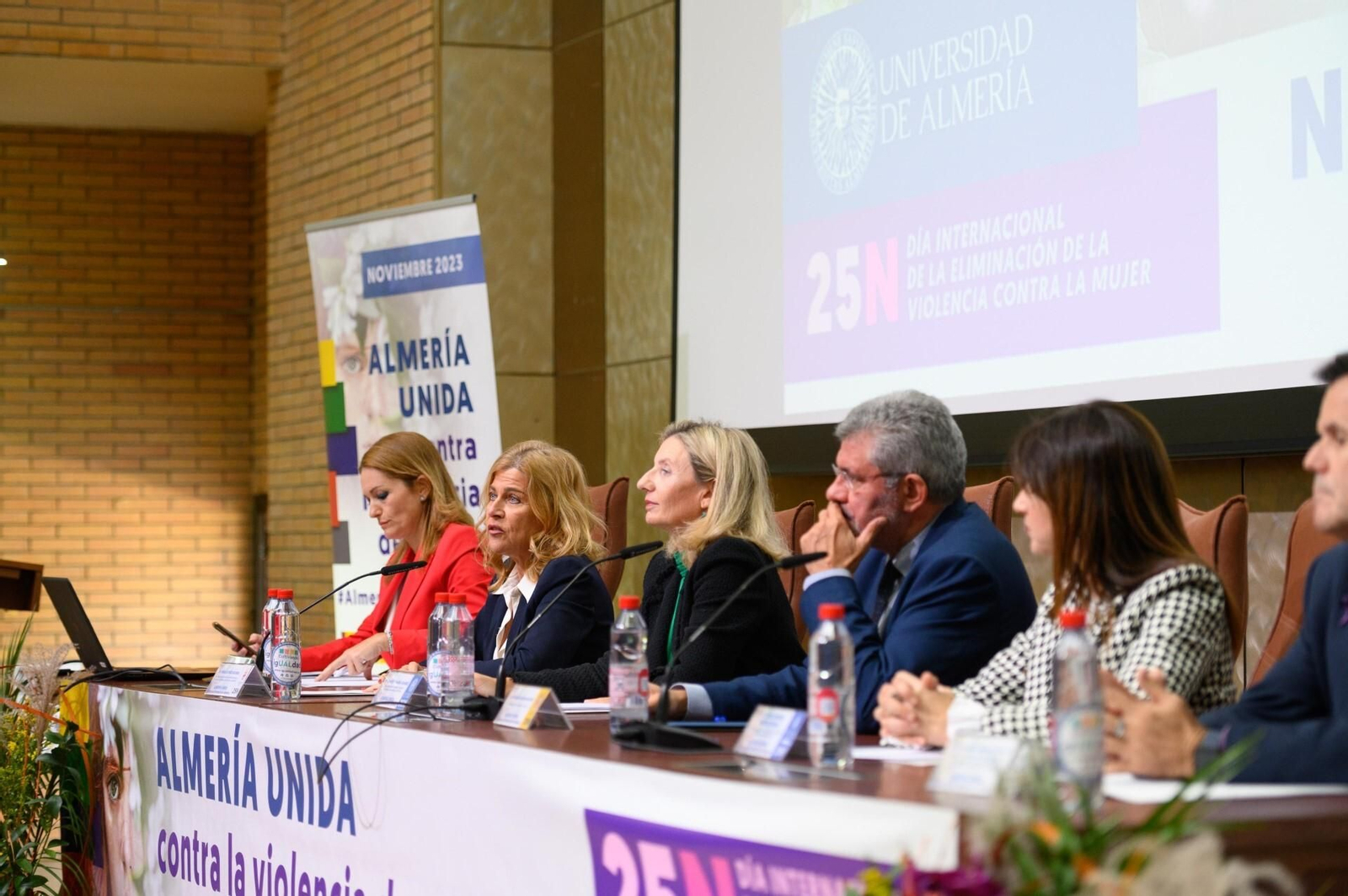 Presentación de la campaña ‘Almería Unida contra la Violencia de Género’ en la Universidad de Almería
