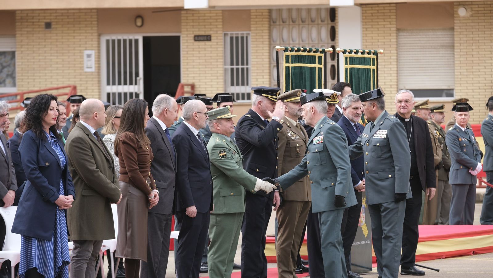 Las imágenes de la toma de posesión del nuevo coronel jefe de la Guardia Civil de Almería