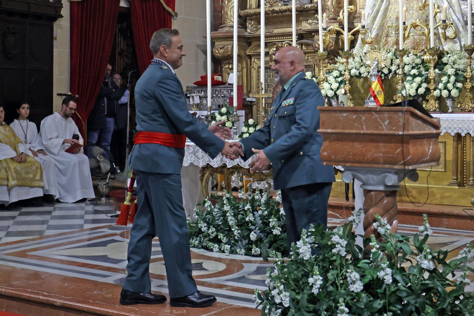 Imágenes de la entrega del fajín de Rodríguez del Castillo a Madre de Dios de la Misericordia