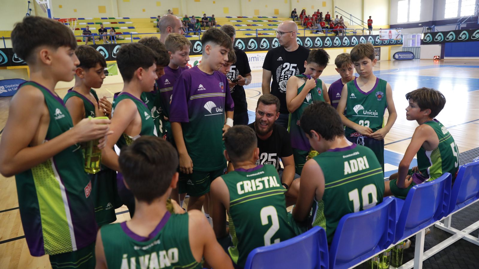 Las fotos de la primera jornada del Cadeba mini-masculino de La Línea