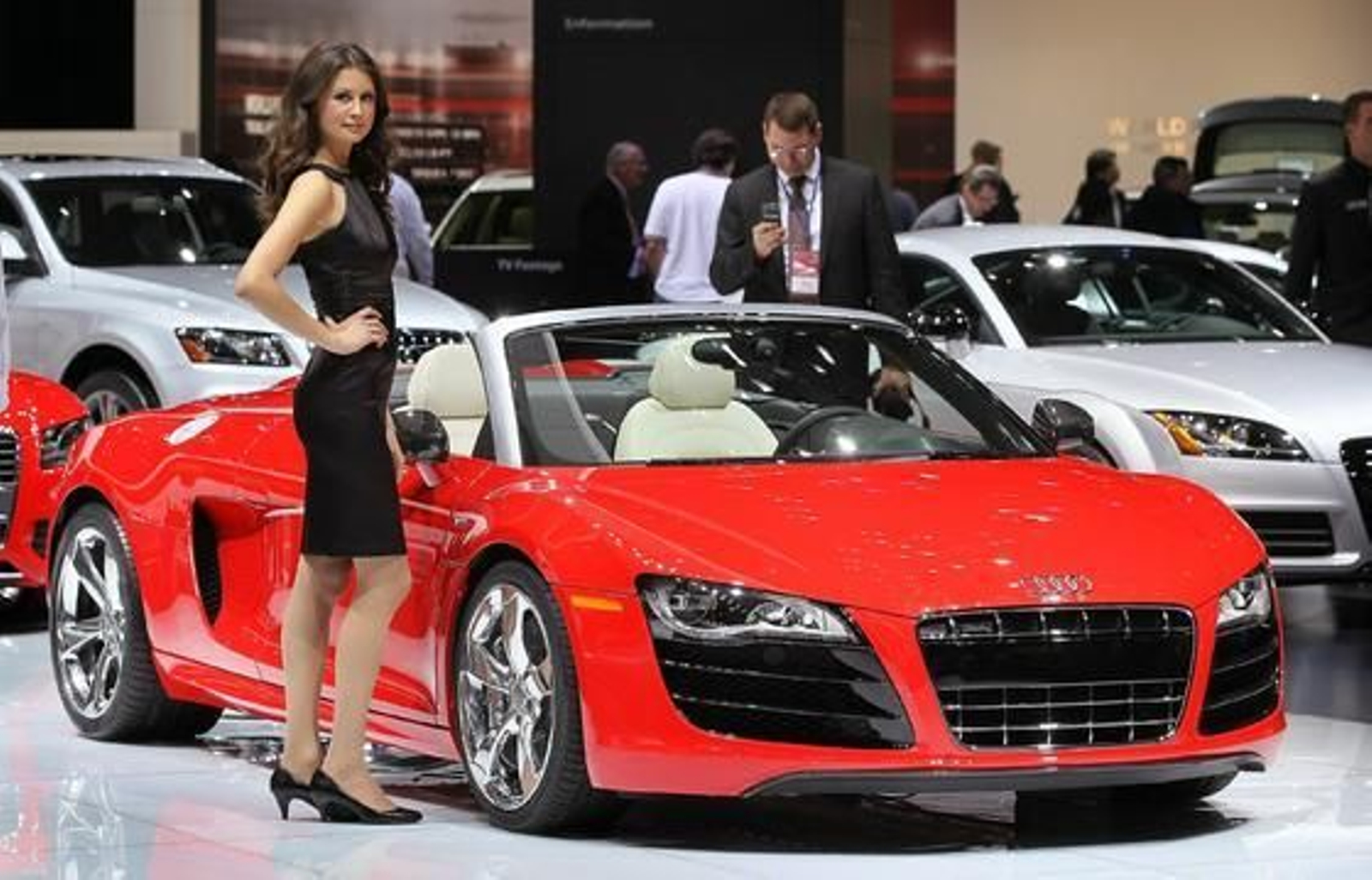 Presentación de los diferentes modelos de coches en el Salón de Detroit.

Foto: AFP/ Reuters