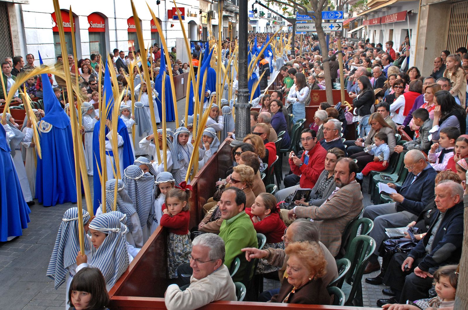 Carrera oficial en la calle La Plaza repleta de público, en una imagen de archivo.