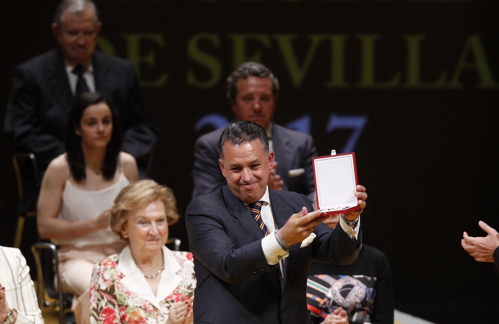 La entrega de las medallas de Sevilla, en imágenes