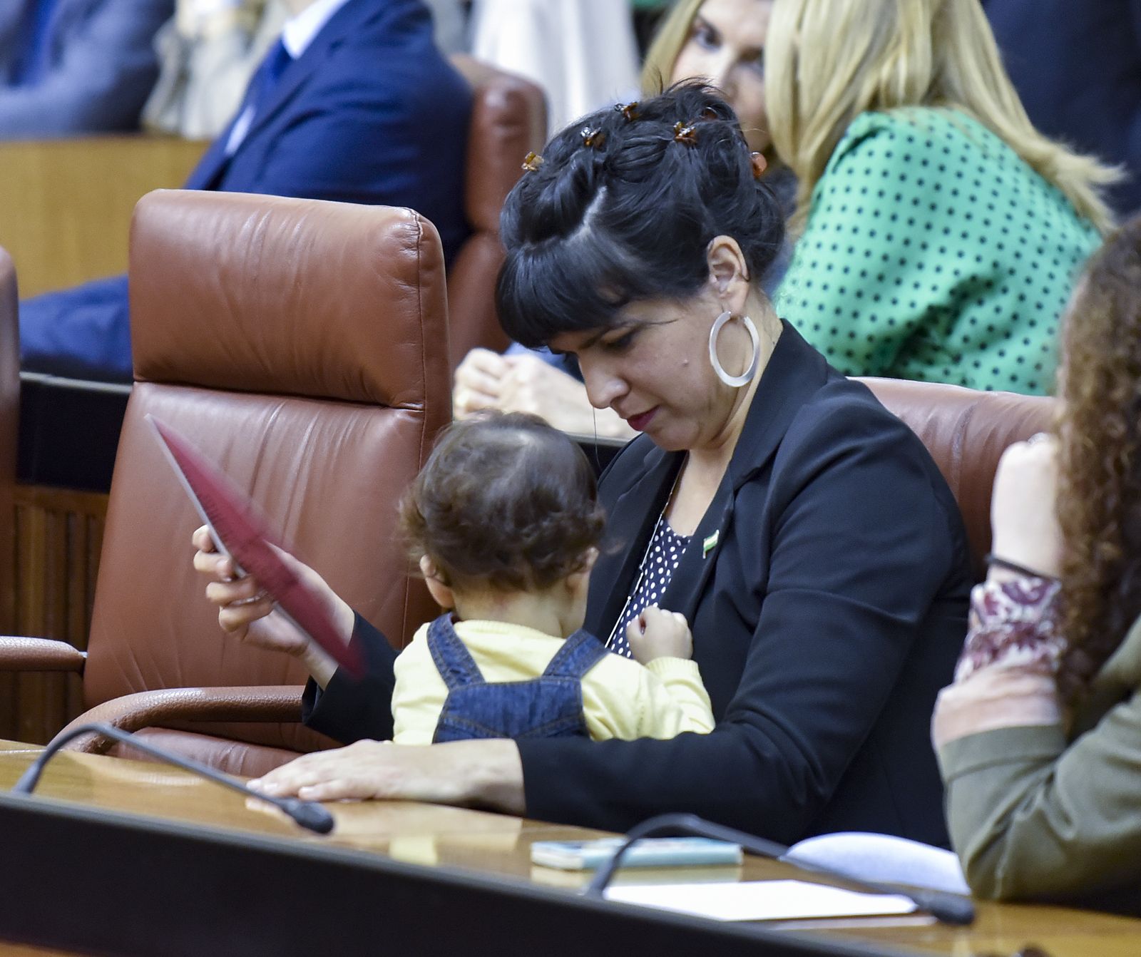 Acto institucional en el Pleno del Parlamento con motivo del Día de Andalucía