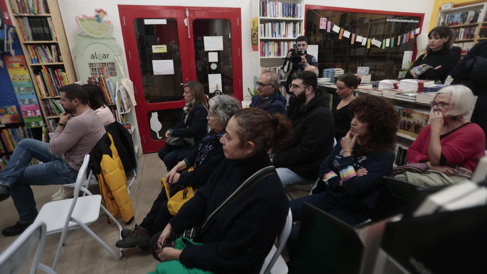 Presentación del poemario "Demonios" de Ben Clark