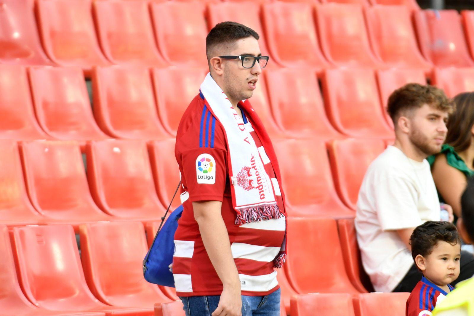 Encuéntrate en las gradas de Los Cármenes en el partido del Granada CF femenino
