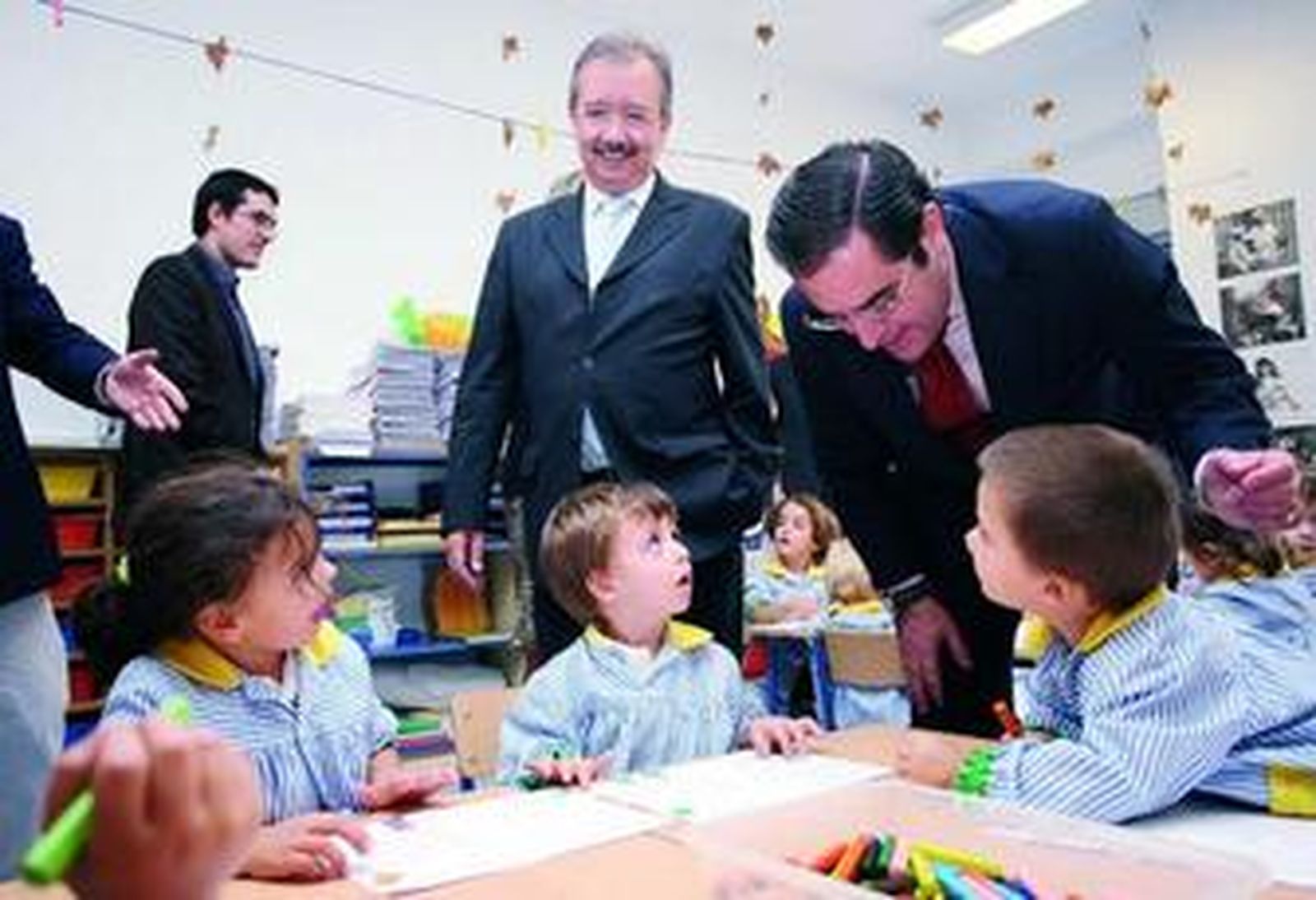 El antiguo delegado de Educación, José Nieto, y Miguel Briones inauguraron el Parque Clavero hace dos años.