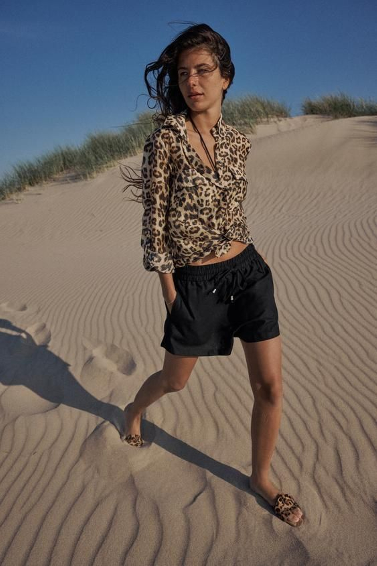 Camisa con estampado 'animal print'