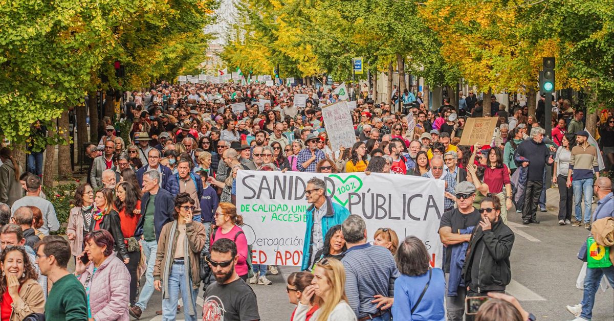 Granada se moviliza contra el "deterioro" de la sanidad pública