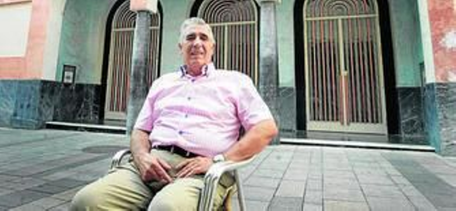 Figuerola, frente al Teatro Góngora.