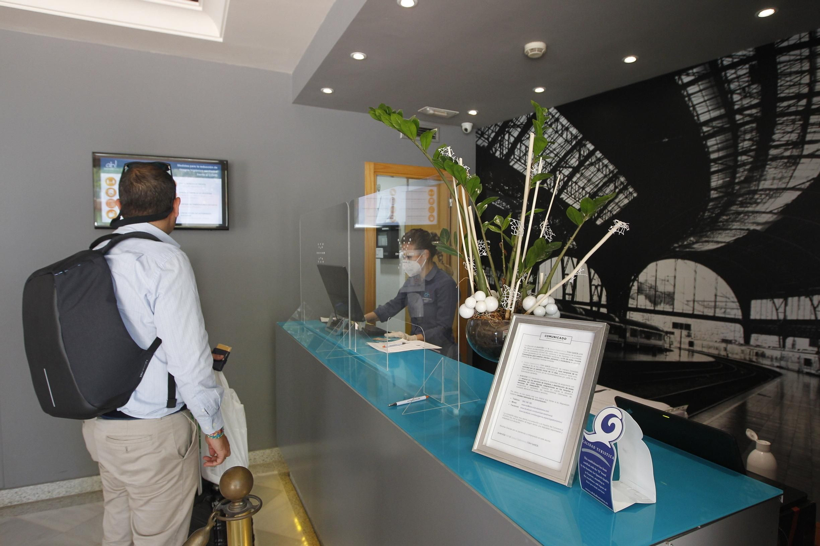 Primer día de apertura de la hostelería en Almería. Coronavirus-COVID-19