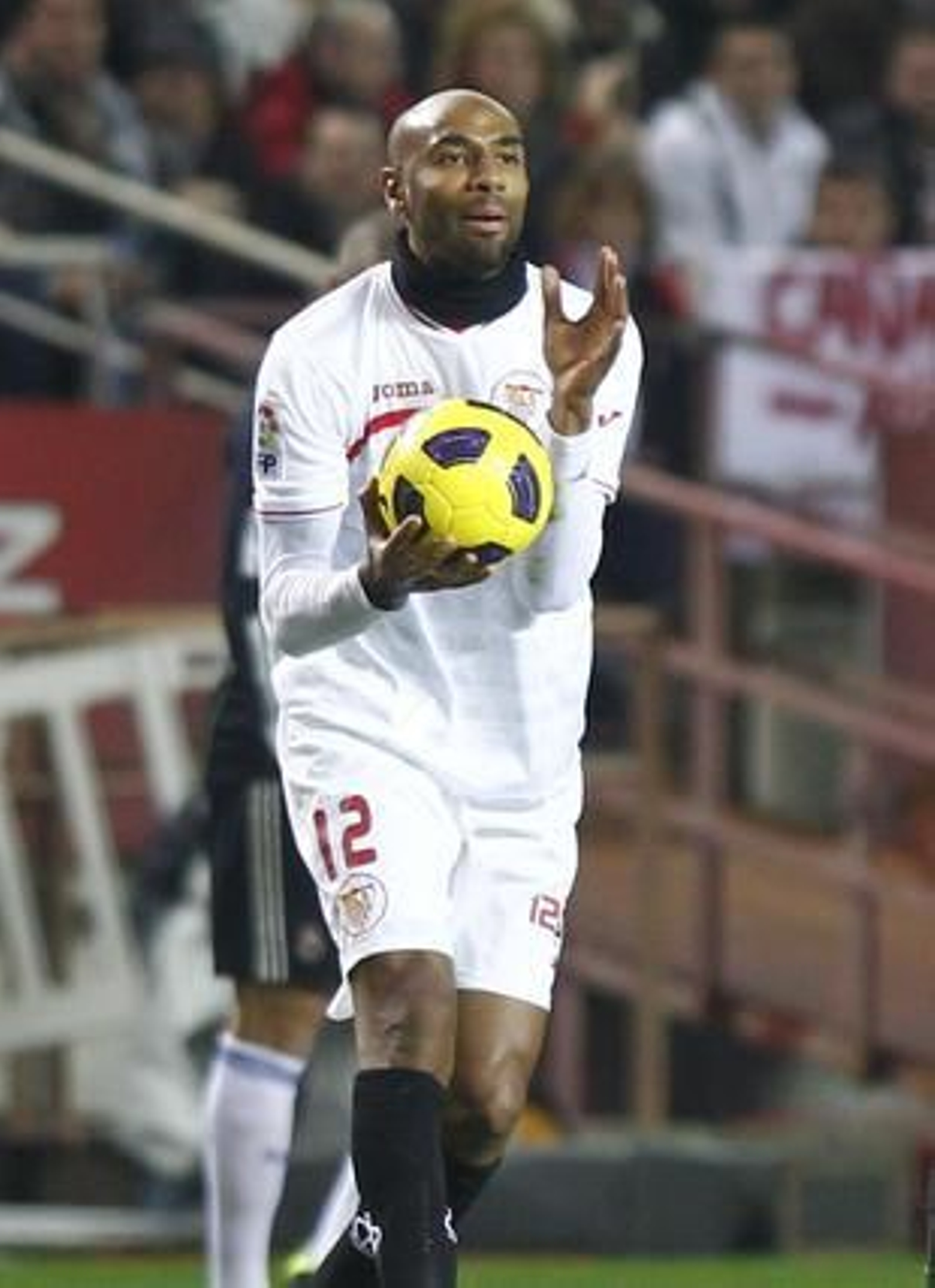 El Sevilla pierde 0-1 con el Real Madrid en la ida de las semifinales de la Copa del Rey. / Antonio Pizarro