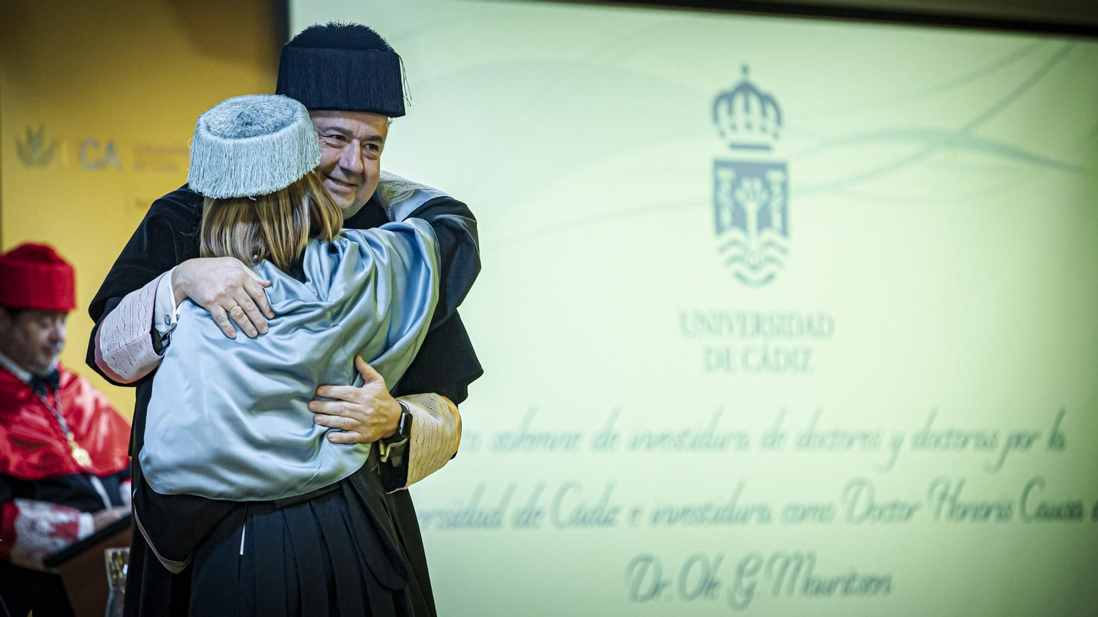 Las mejores imágenes del acto de investidura de doctorados por la UCA