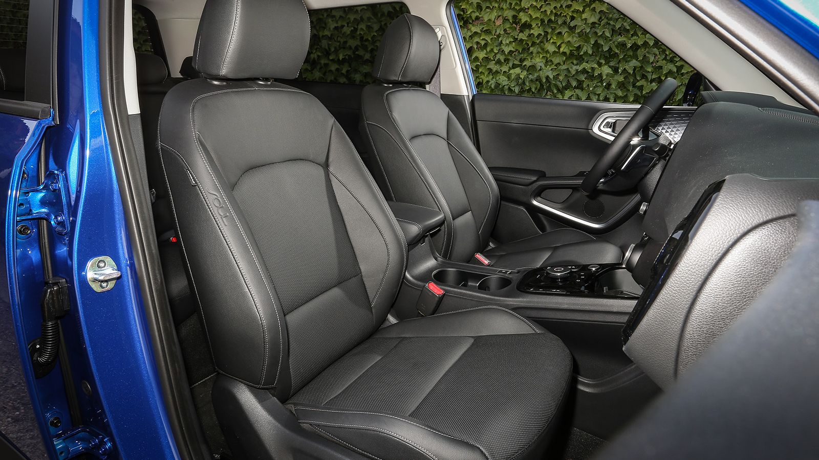 La habitabilidad delantera es muy buena.