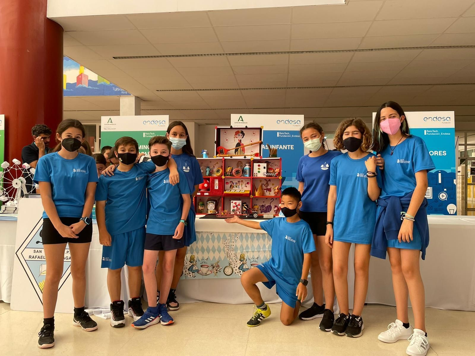 El grupo de alumnos del CEIP Blas Infante que ha participado en el concurso.