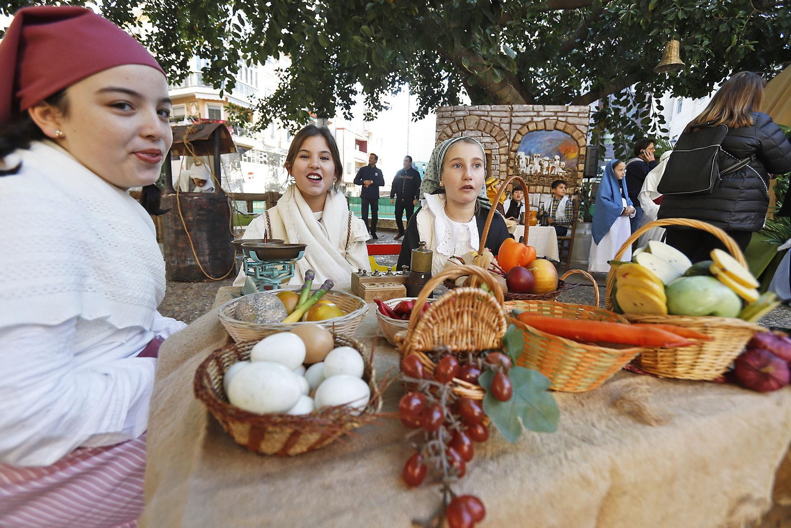 Imágenes del Belén Viviente del Colegio María Inmaculada en la Plaza Niña