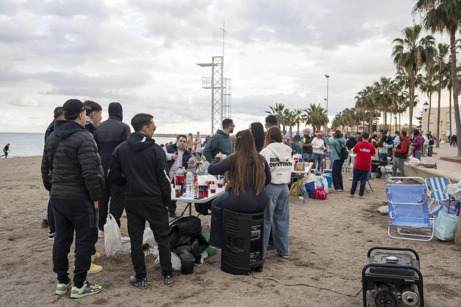 Las moragas reúnen a miles de personas en Roquetas para celebrar el final de año