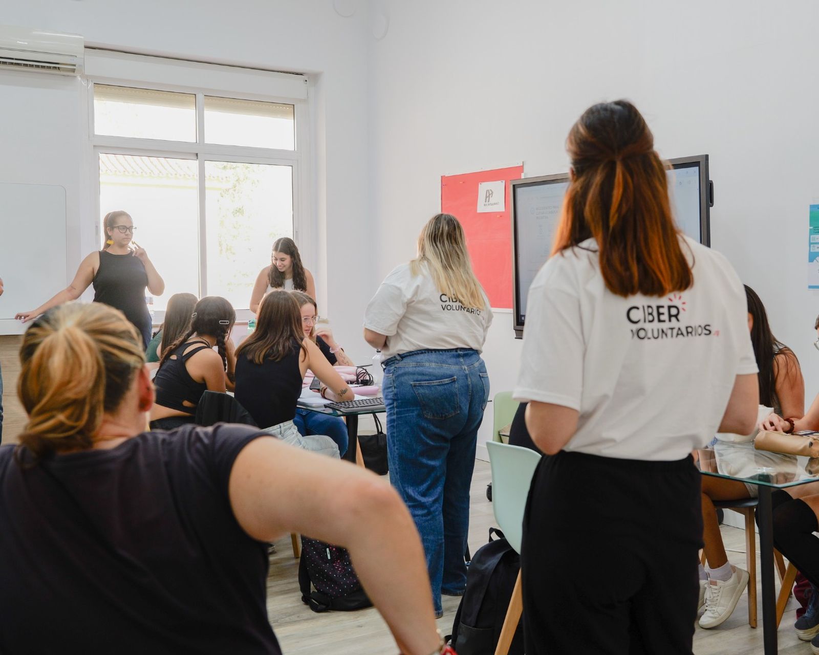 Uno de los talleres impulsados por CiberVoluntarios