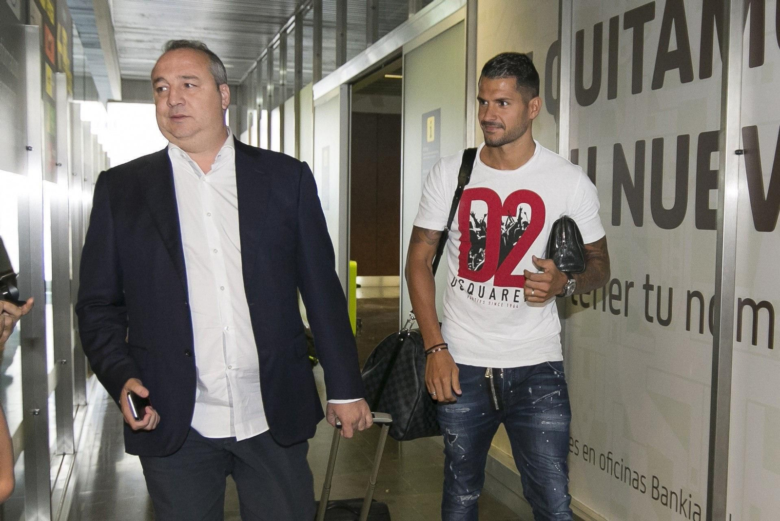 Miguel Ángel Ramírez y Vitolo, en el aeropuerto de Las Palmas.