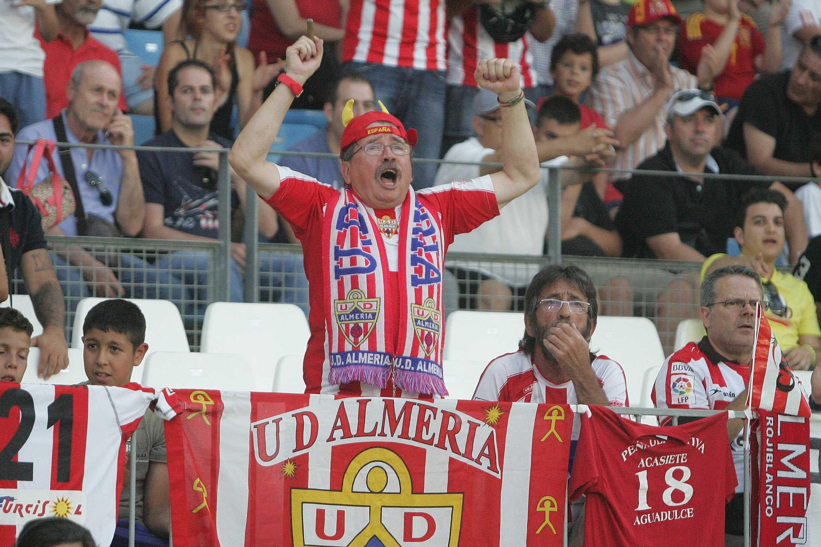 Los aficionados rojiblancos, más cerca de volver al Mediterráneo