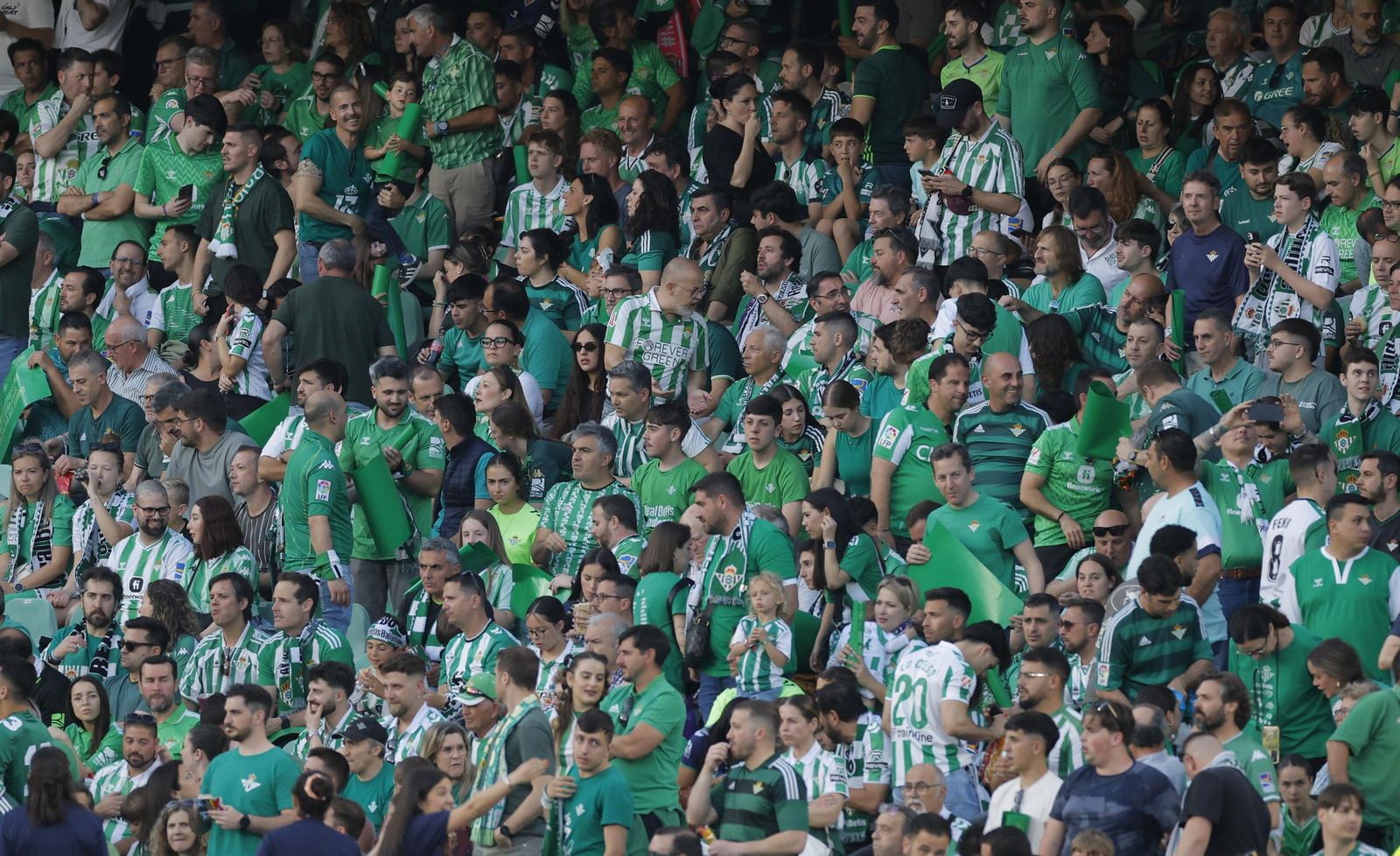 Búscate en las fotos del Betis - Fiorentina