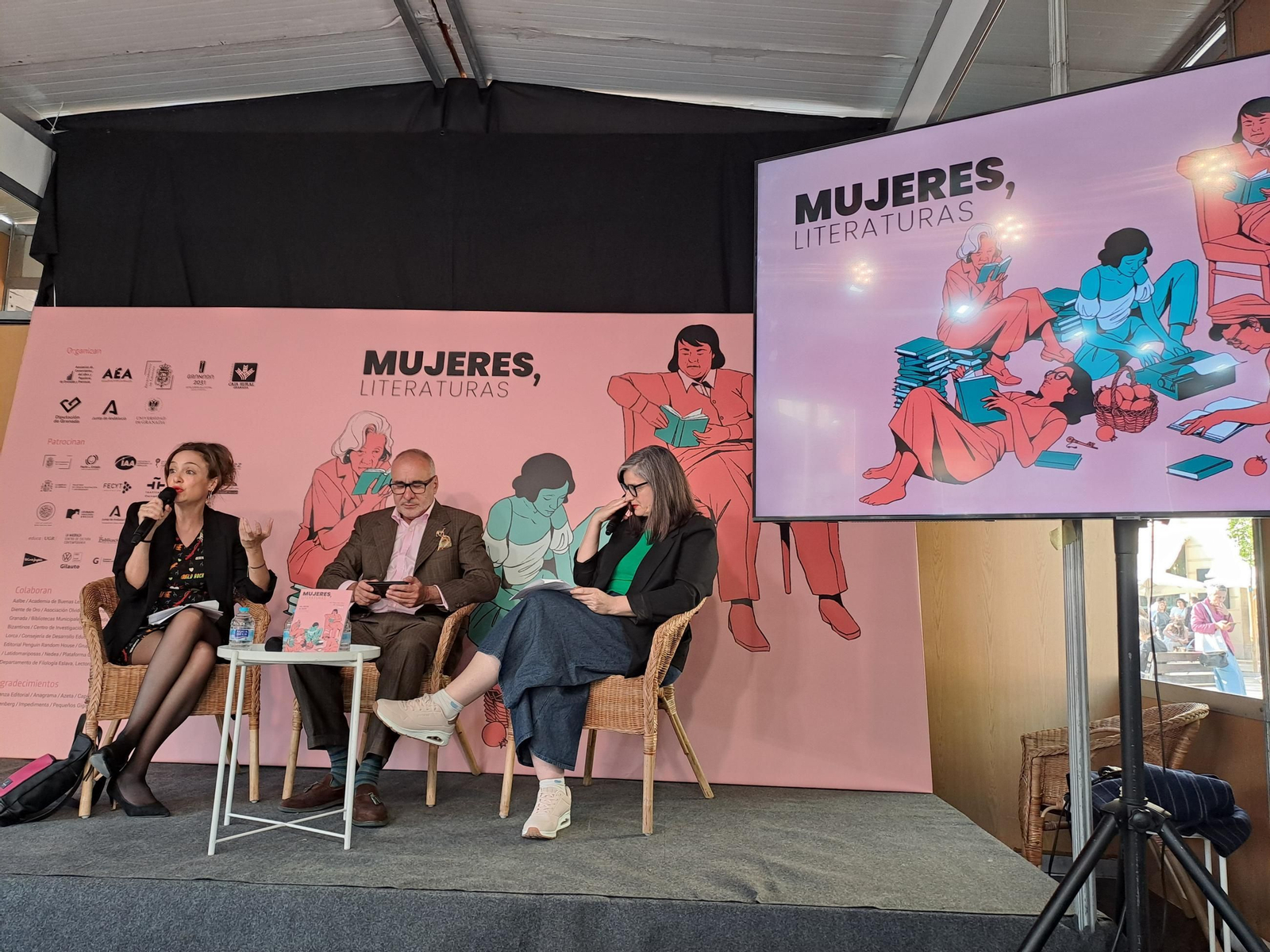 Presentación de la iniciativa en la Feria del Libro. Presentación de la iniciativa en la Feria del Libro.