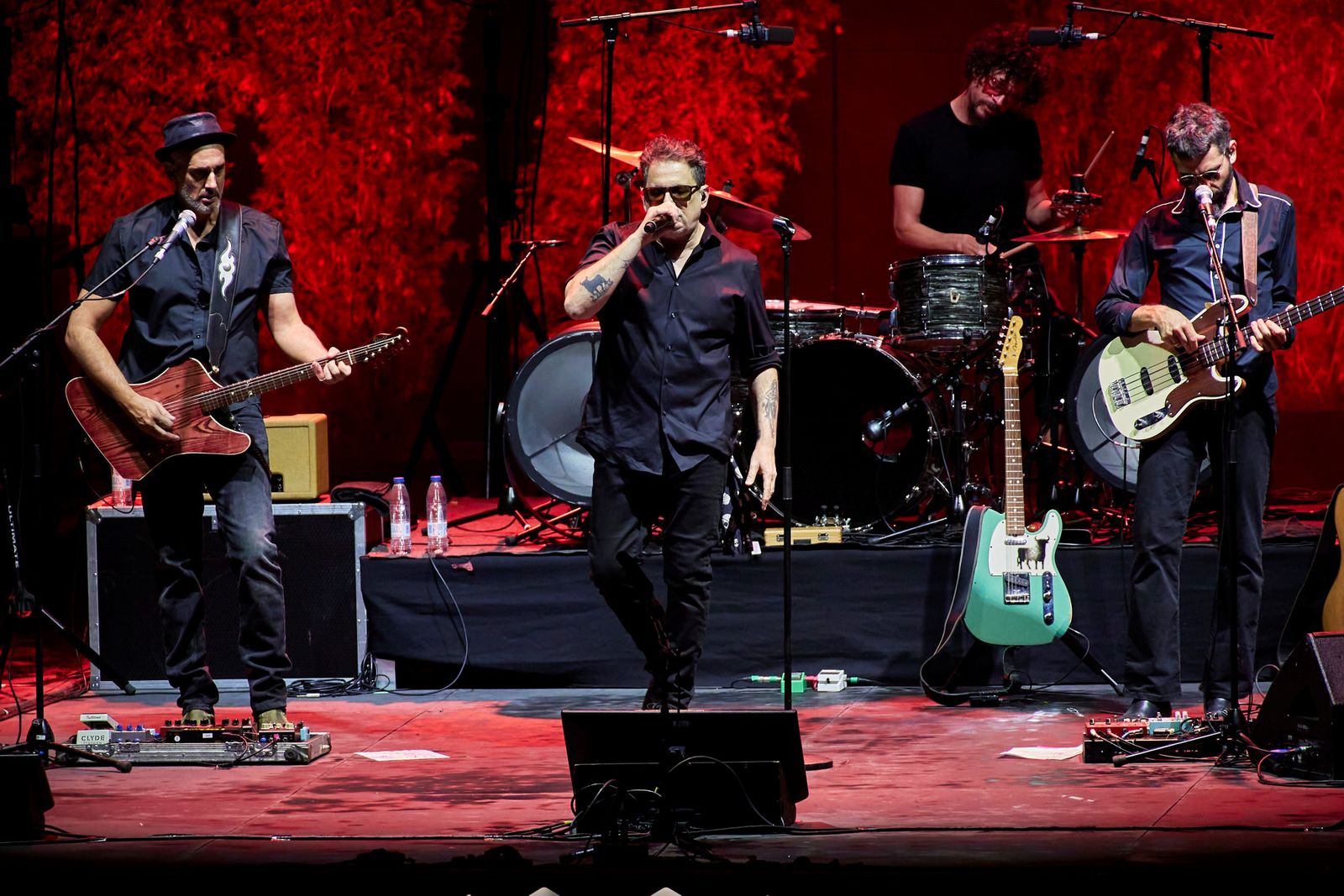 Andrés Calamaro conquista al Generalife y se mete al público en el bolsillo