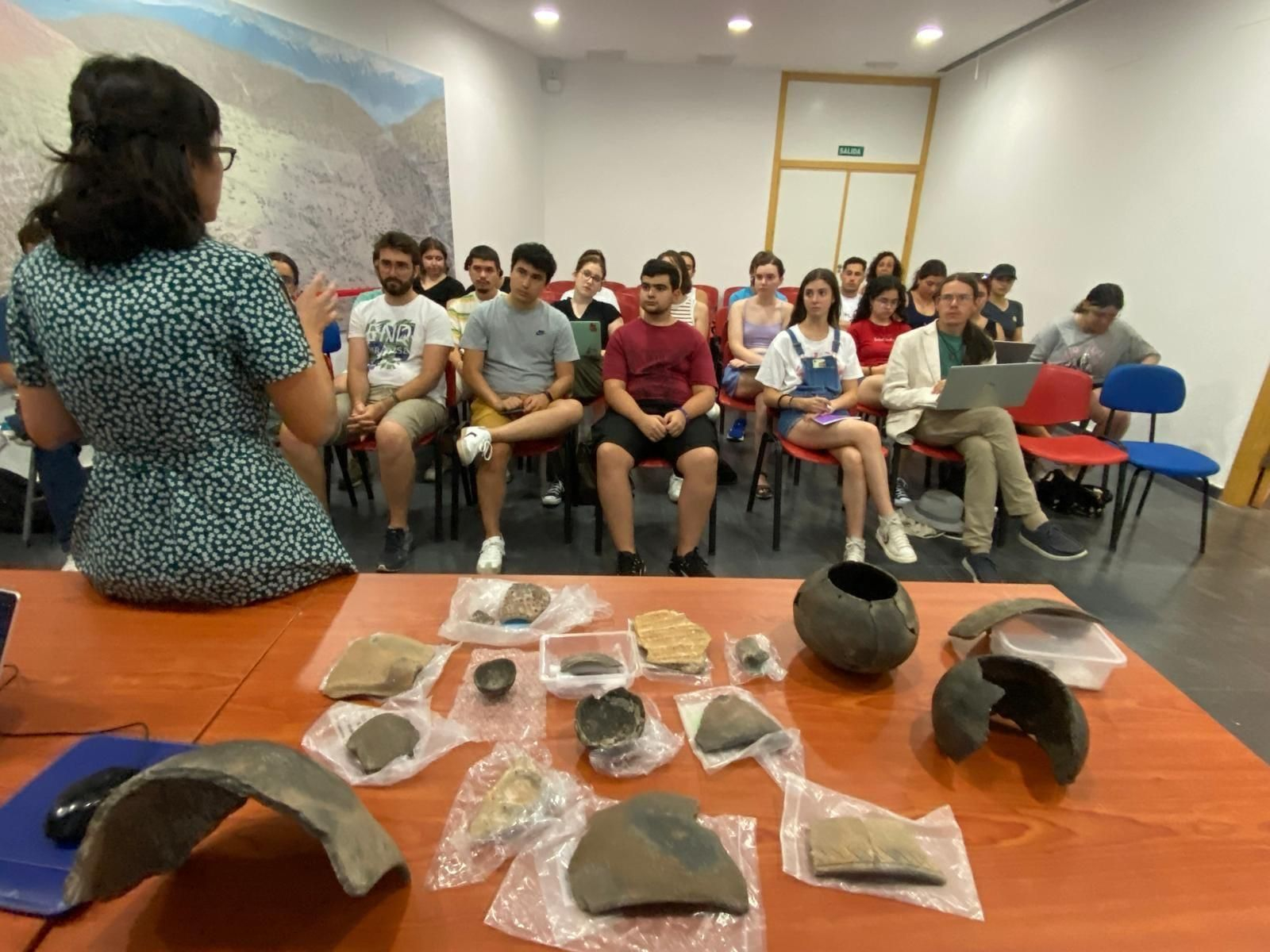 Los hallazgos de restos humanos de la edad del Cobre, en la cueva del río Cuadros, en Bedmar, en imágenes