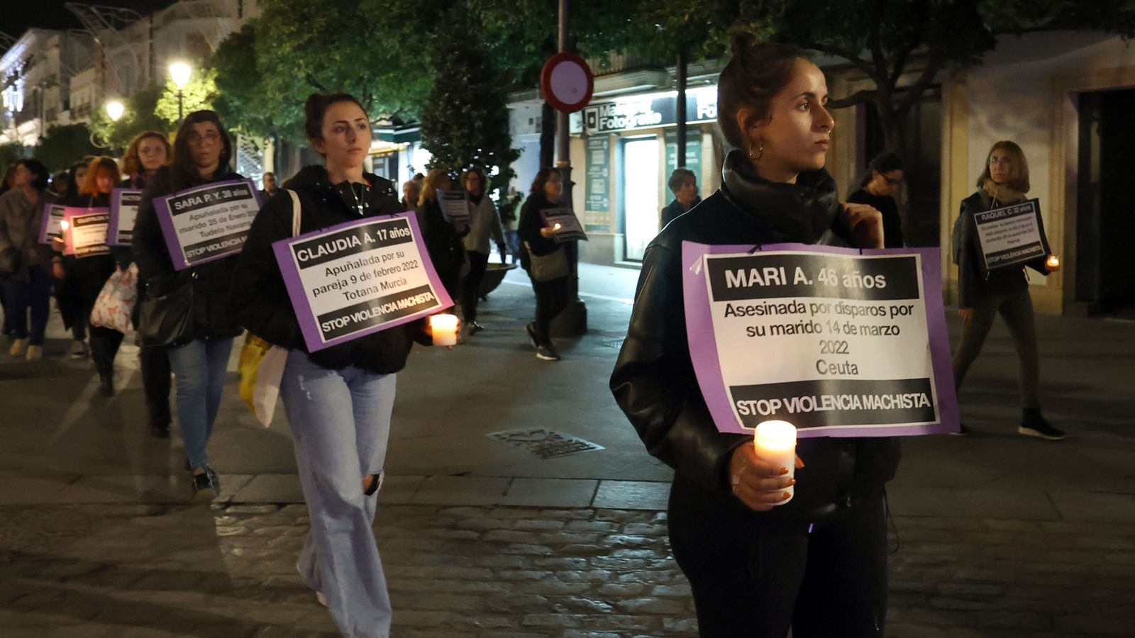 Vigilia contra la violencia machista por Jerez