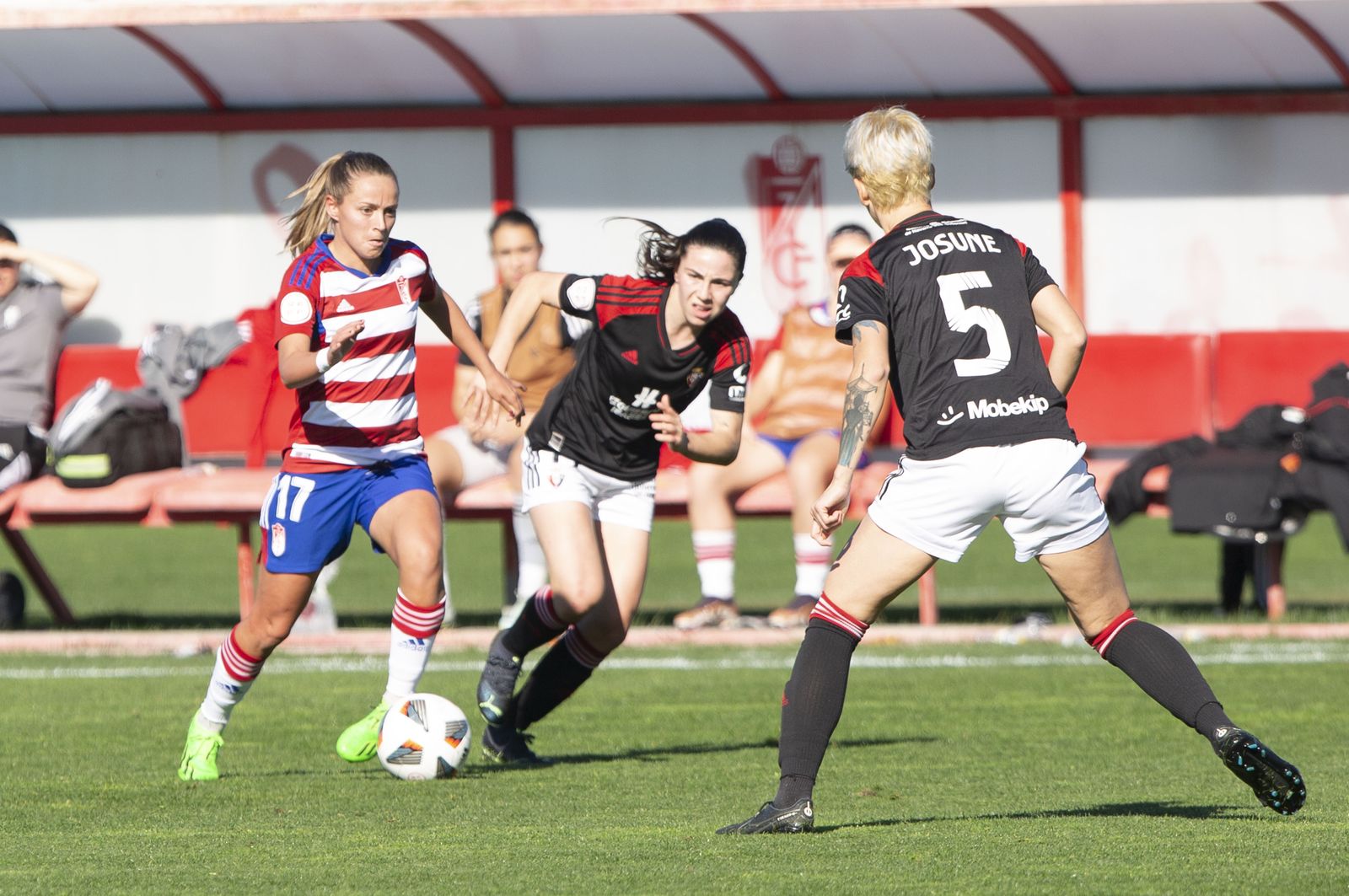 Las rojiblancas empataron con Osasuna en la Ciudad Deportiva.