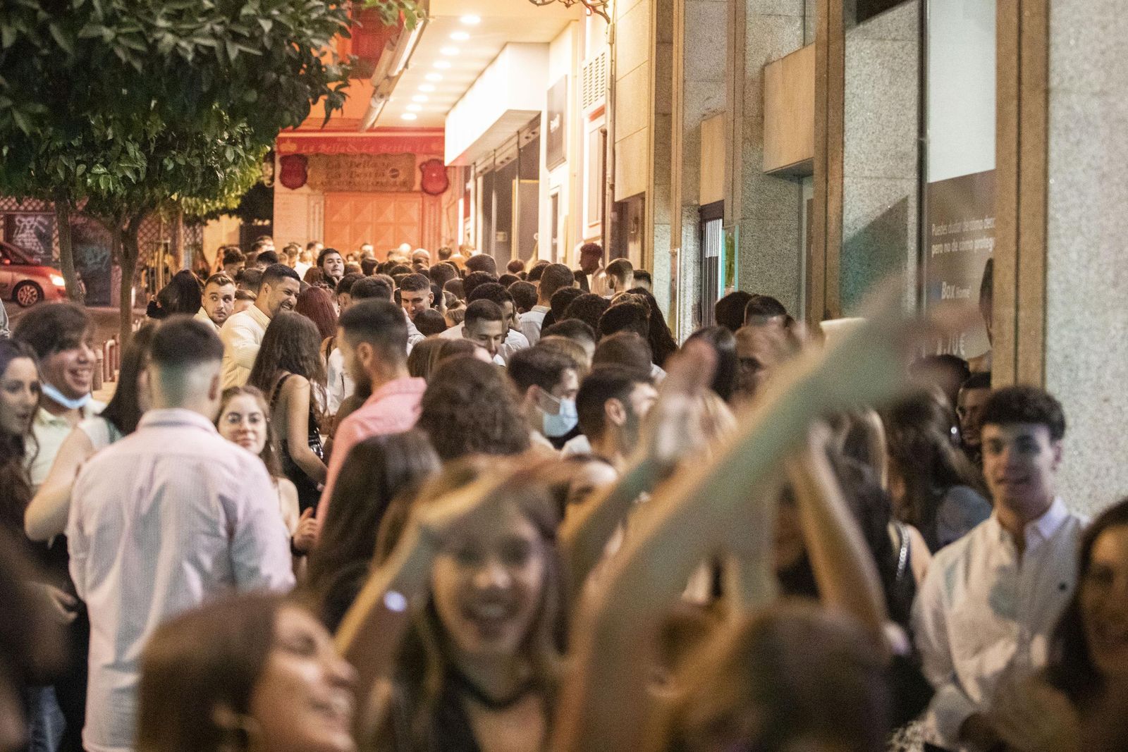 Fotos: así fue la primera noche de Granada en la nueva normalidad