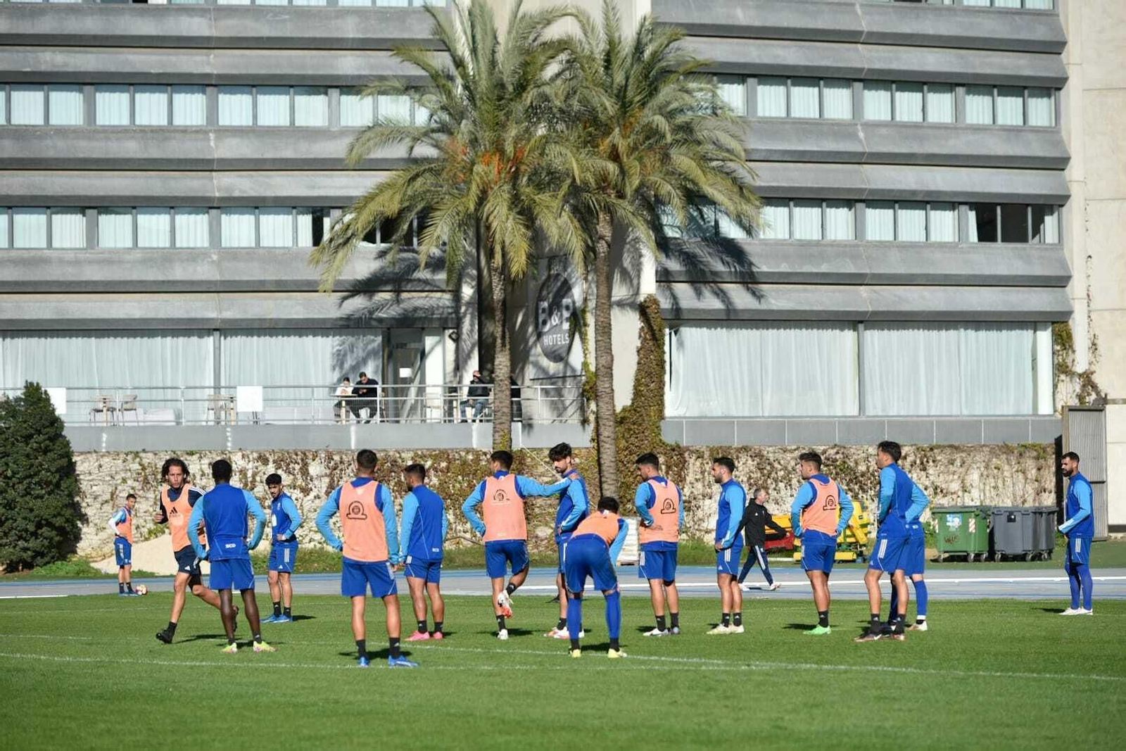 Ensayo general del Xerez CD en Chapín antes de recibir al Ciudad de Lucena