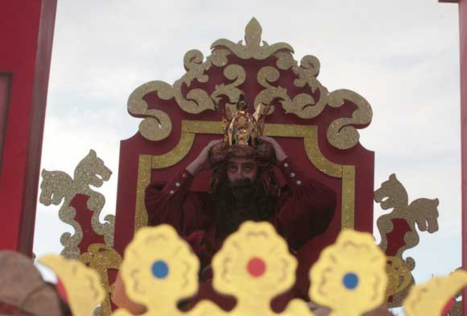 Niños y mayores disfrutaron de una tarde de ilusión que presagiaba la llegada de una noche mágica

Foto: Elias Pimentel