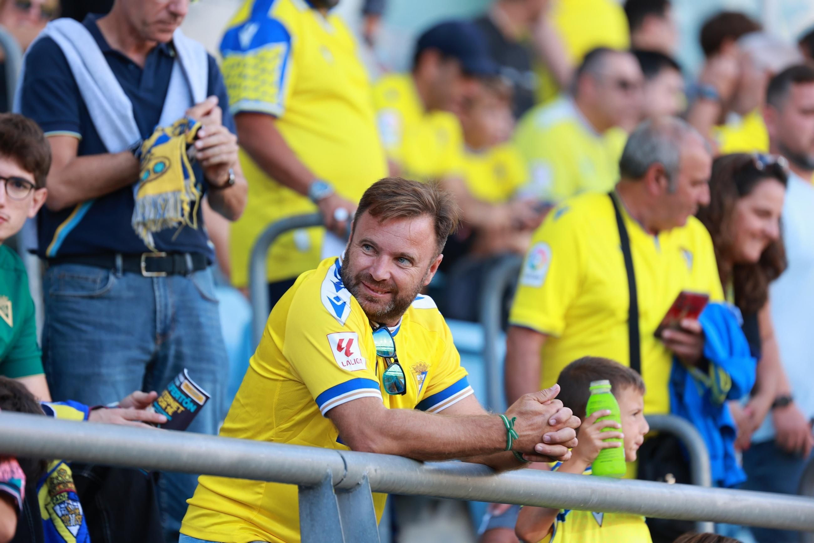 Búscate entre las fotos del partido de fútbol Cádiz CF - CD Eldense