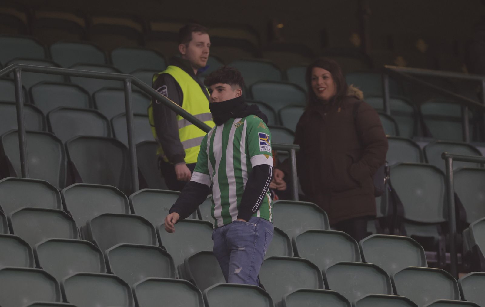 Búscate en las fotos del Betis-Barcelona