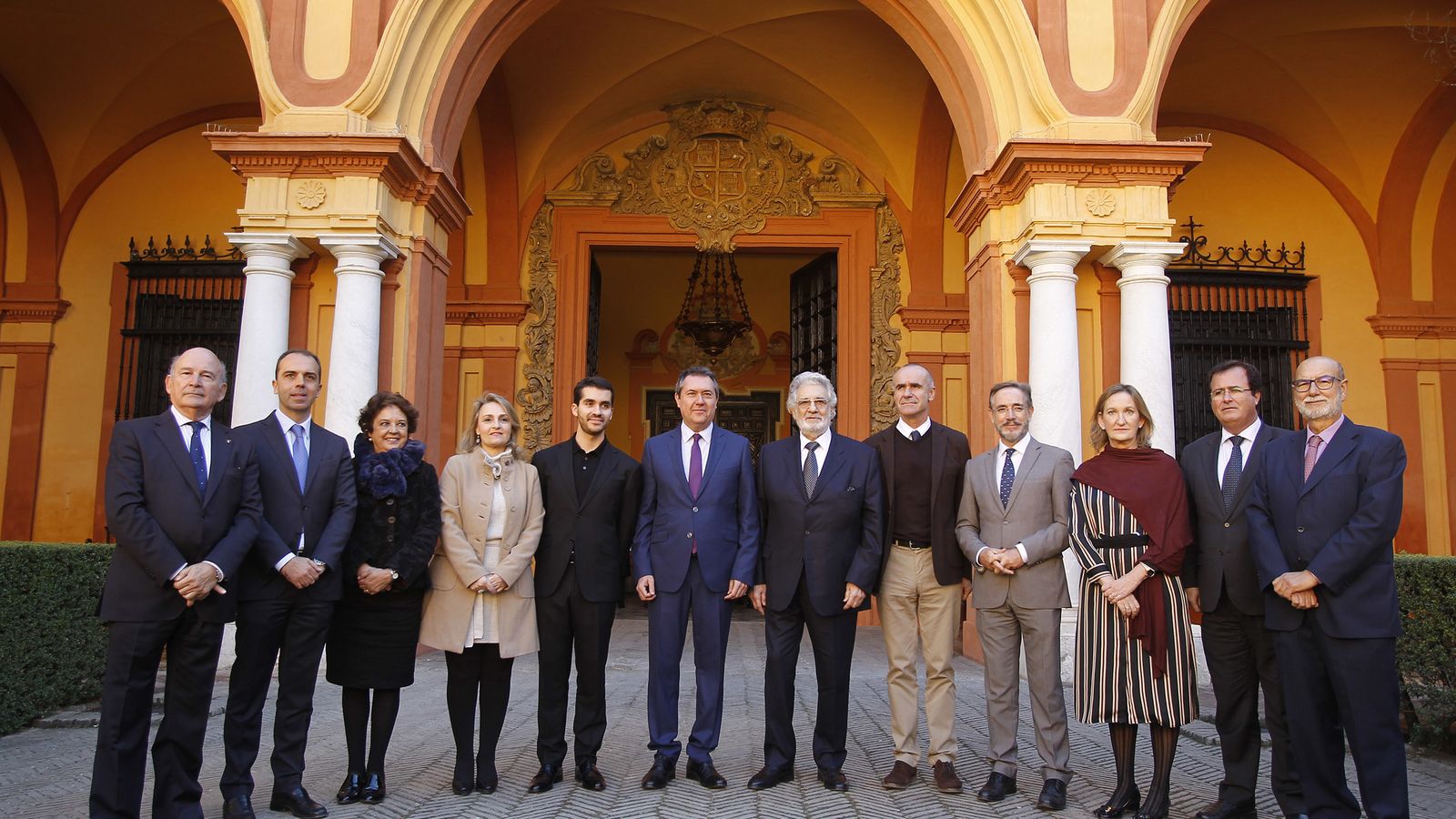 Julio Cuesta, Javier Millán, Carmen Castreño, Eva Oliva, Juan Pérez Floristán, Juan Espadas, Plácido Domingo, Antonio Muñoz, Felipe López, María del Mar Sánchez Estrella, Juan Carlos Cabrera y Bernando Bueno.