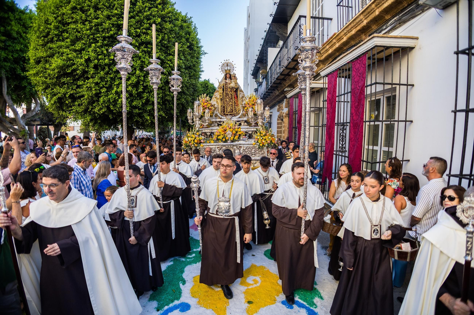 Procesión de alabanzas de la Virgen del Carmen, en San Fernando