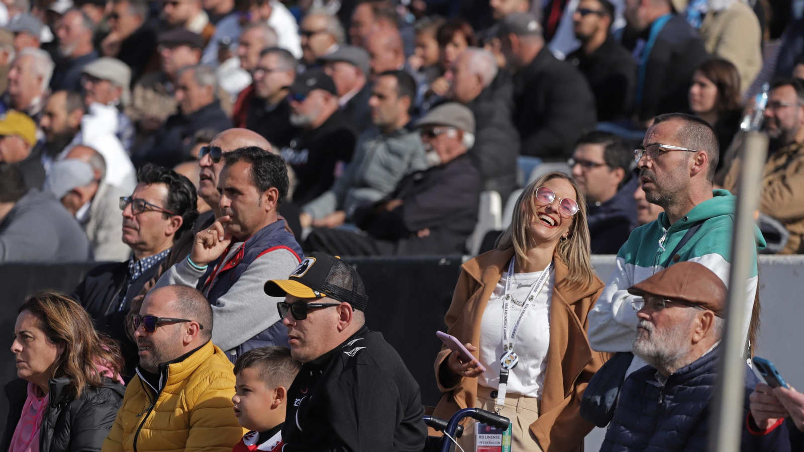 Fotos de la afición en el estadio municipal