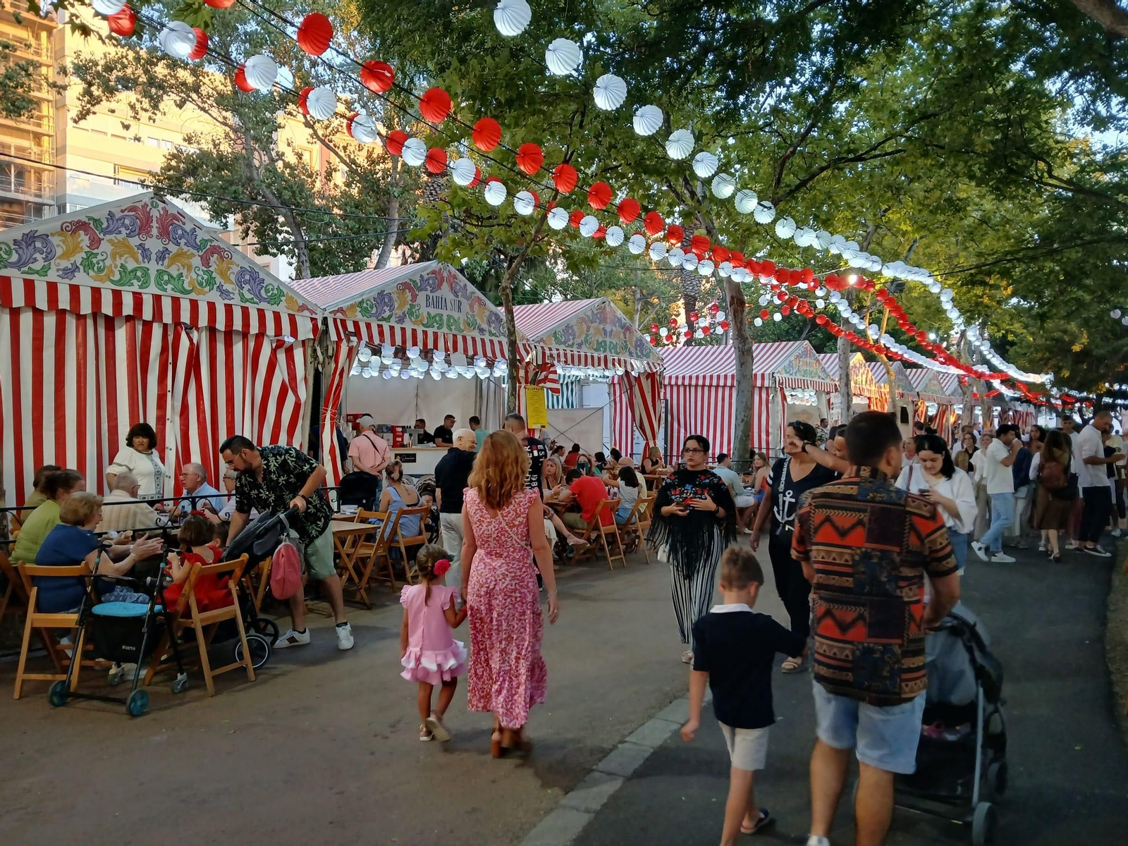 Búscate en las imágenes del sábado de Feria en San Fernando