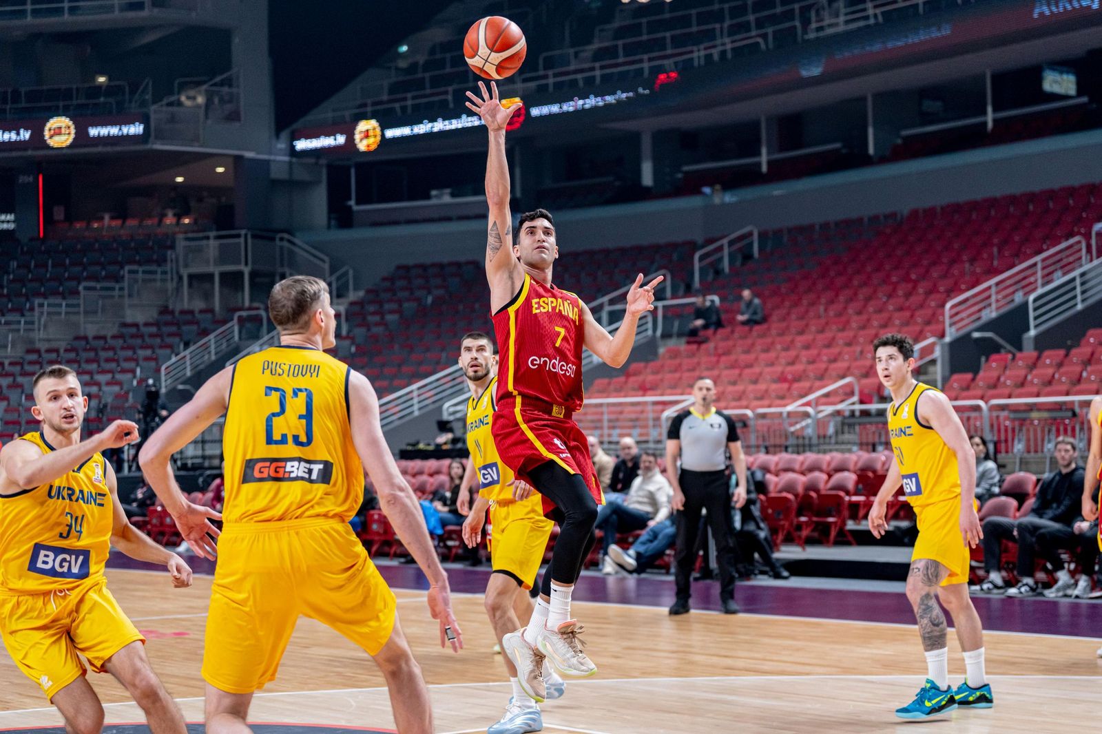 Las mejores fotos del Ucrania-España de baloncesto