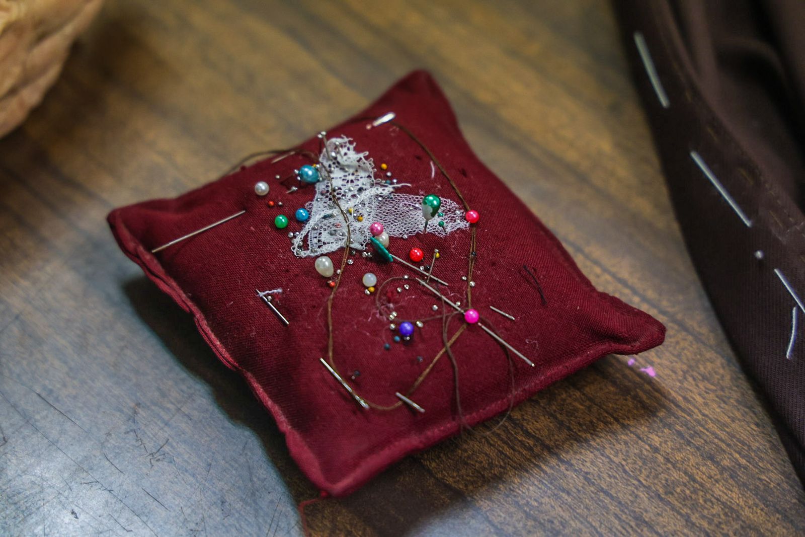 Fotografías del alma del taller de costura de la Sentencia