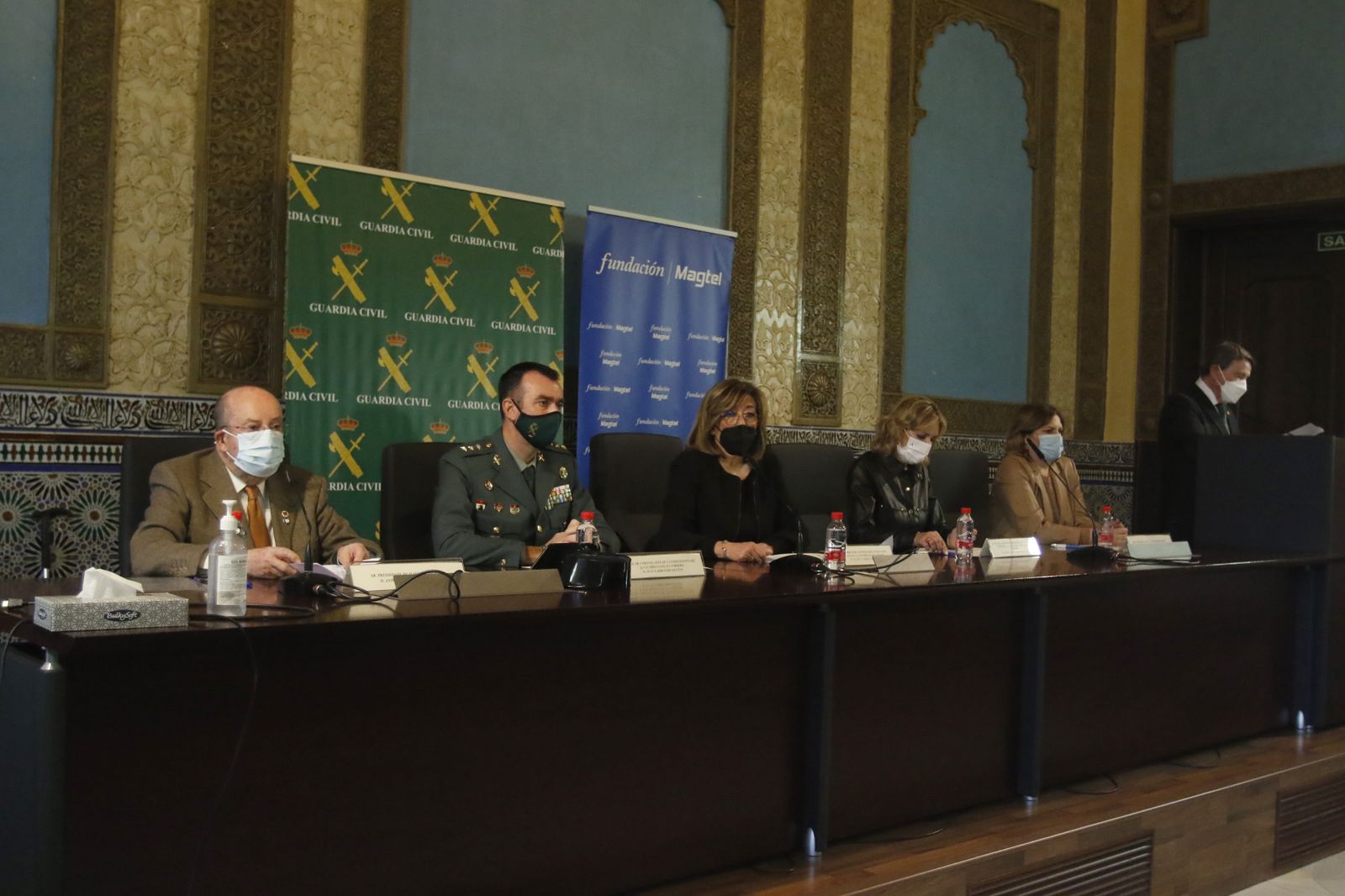 La entrega de los V Premios a la Excelencia Académica para hijos de la Guardia Civil, en fotografías