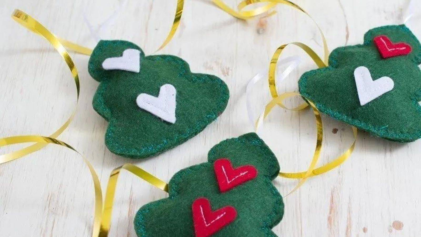 Arbolitos de Navidad con fieltro.