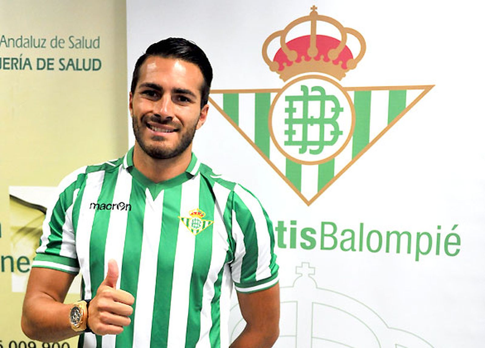 Xavi Torres llega al Betis "ilusionado" y "agradecido por el esfuerzo" del club