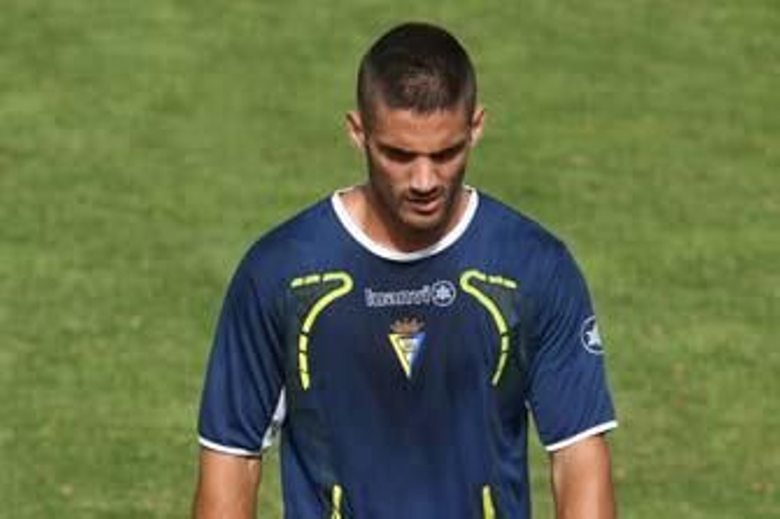 Francis, durante un entrenamiento con el Cádiz.